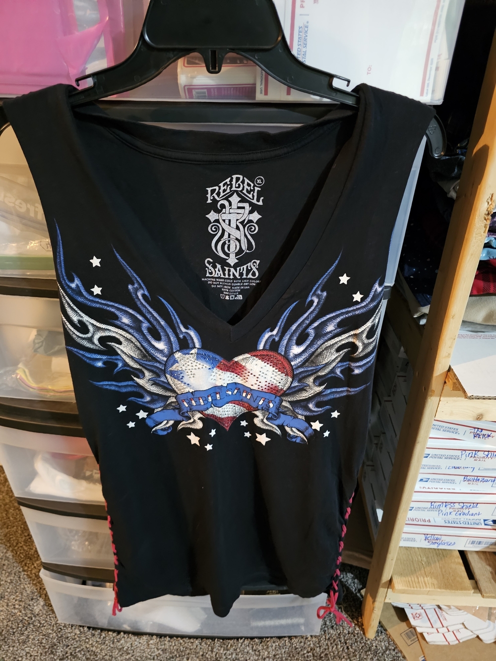 Women's Black V-Neck American Flag Heart Tank Xl